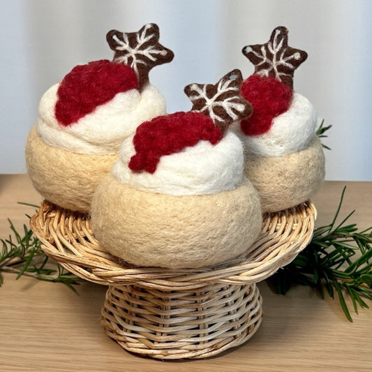Felt Christmas Cream Puff