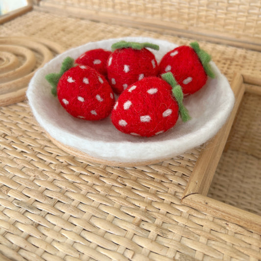 Felt Strawberries On Felt Plate (Set of 6)