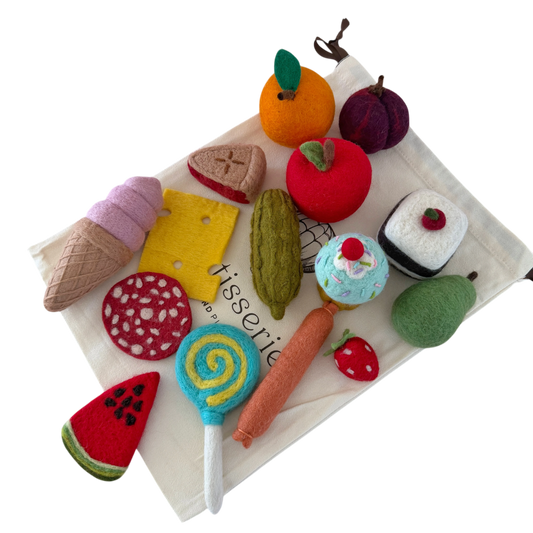 Caterpillar Bookish Play - Set of 16